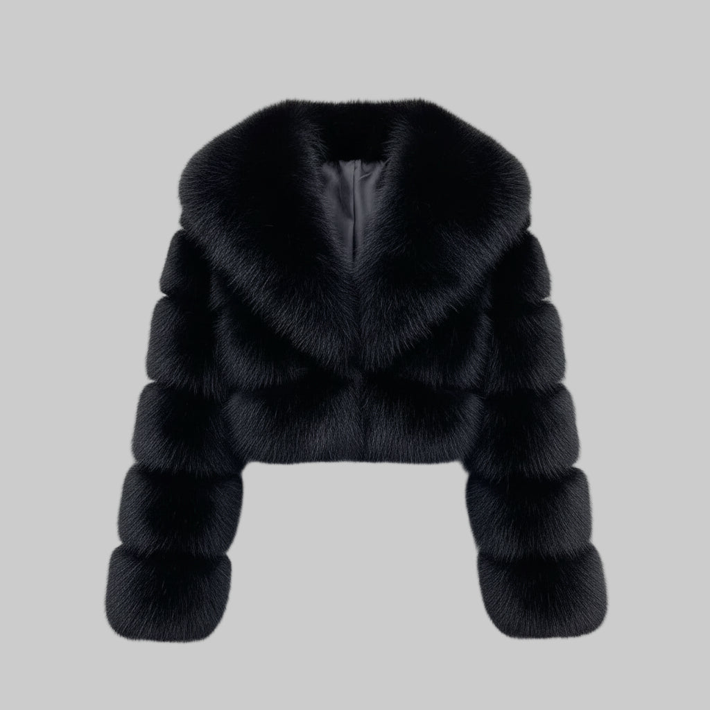 Chaqueta corta negra de pelo sintético con cuello ancho.